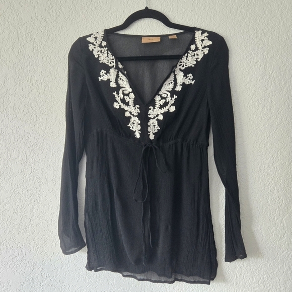 i.e. Small black silk Sheer tunic top with white embroidered V Neckline - Picture 1 of 8